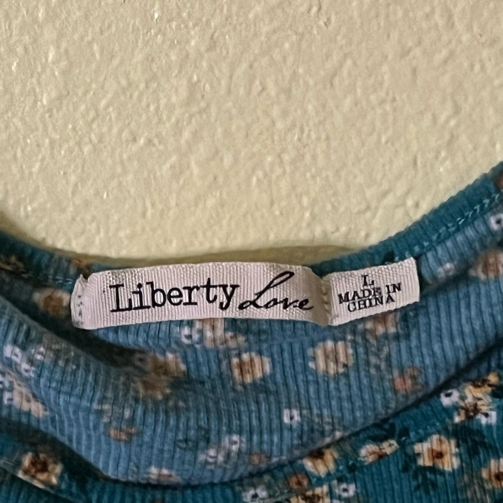 Floral Top - Picture 2 of 3